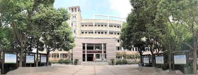 湖塘桥初级中学实景图 湖塘桥初级中学实景图