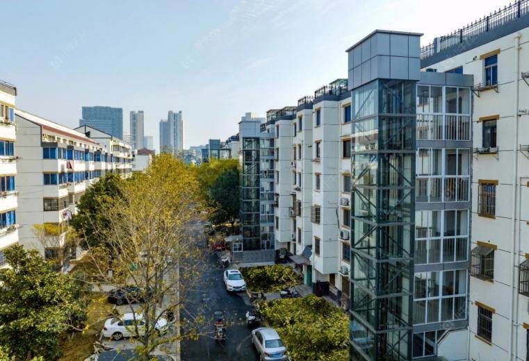 电梯加装实景图 电梯加装实景图