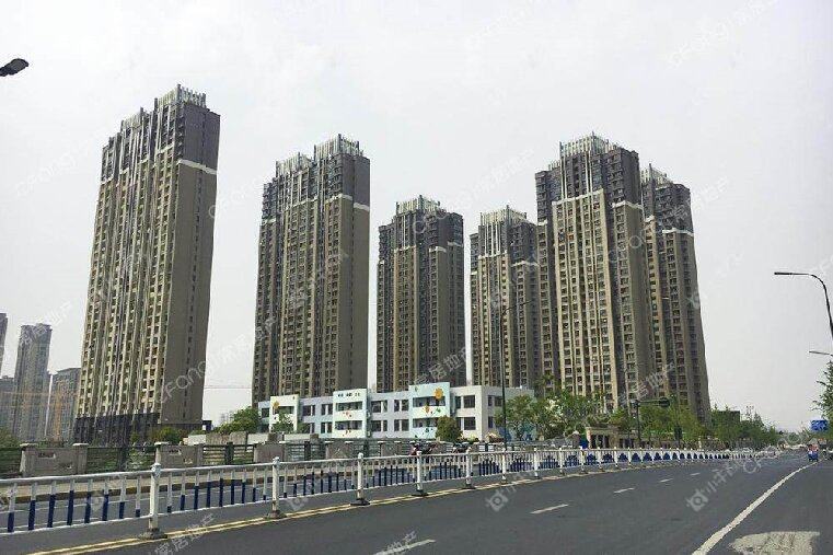 常州绿地峰云汇实景图