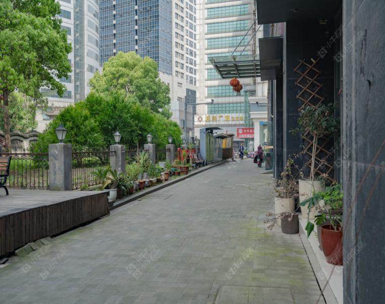 世家华庭实景图