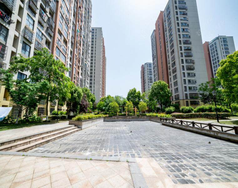 世纪华城东区实景图